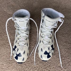 Under Armour Football Cleats Boys Size 4
